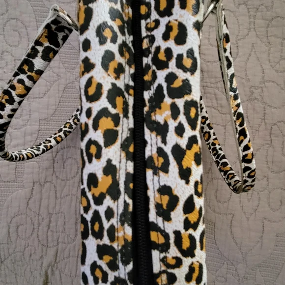 Chic Leopard Print Jewelry Tote with Handles - Picture 3 of 5